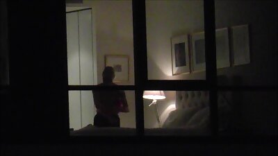 Una esposa con un pubis peludo llegó al orgasmo, y su esposo filmó su masturbación en video y lo publicó en Internet. videospornolatinas